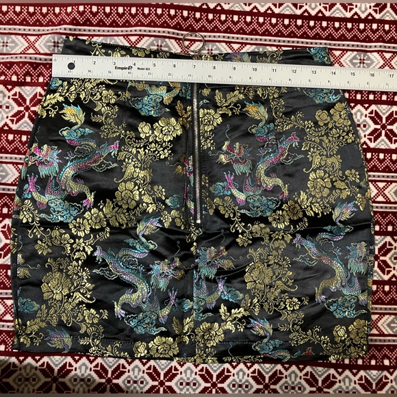 size XS Lightweight Jacquard Dragon Mini Skirt - Picture 2 of 10